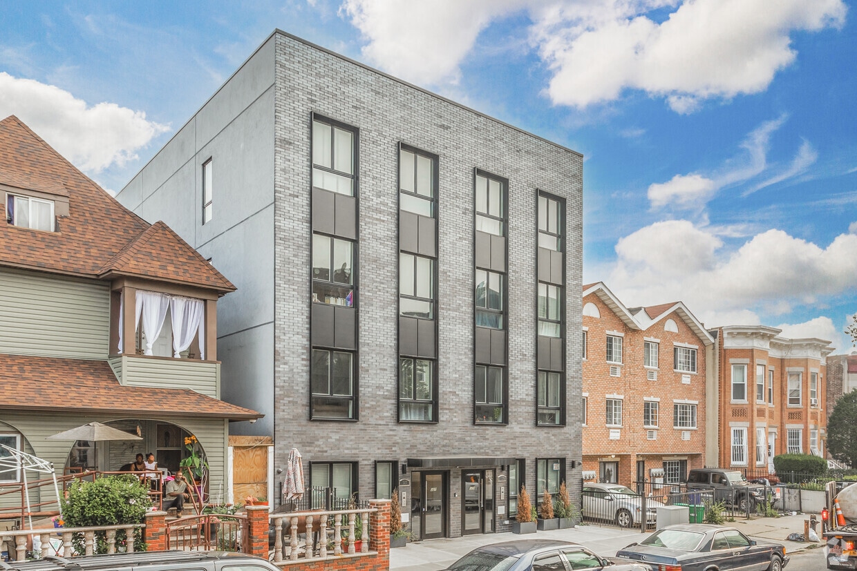 Building Photo - 327-329 Rutland Rd