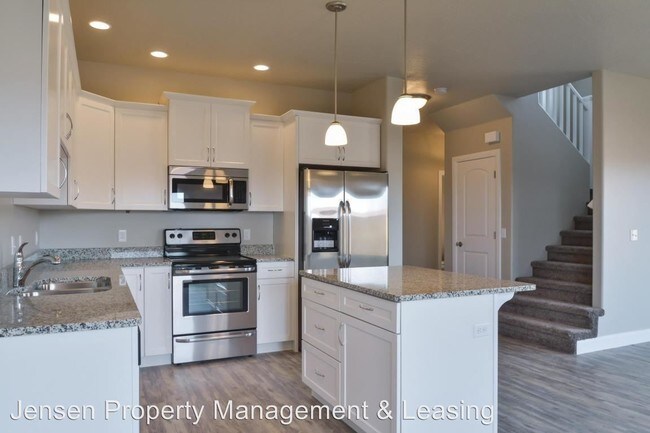 Building Photo - 3 br, 2.5 bath House - 2551 Bella Vista Drive