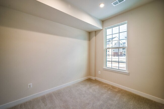 Foto del edificio - Brand New Luxury Town house for Rent!