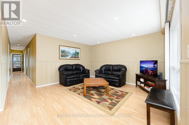 Photo du bâtiment - 8 58th St S