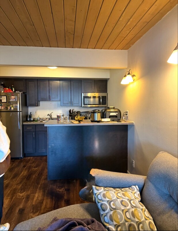 Foto del edificio - 2131 N Summit Ave