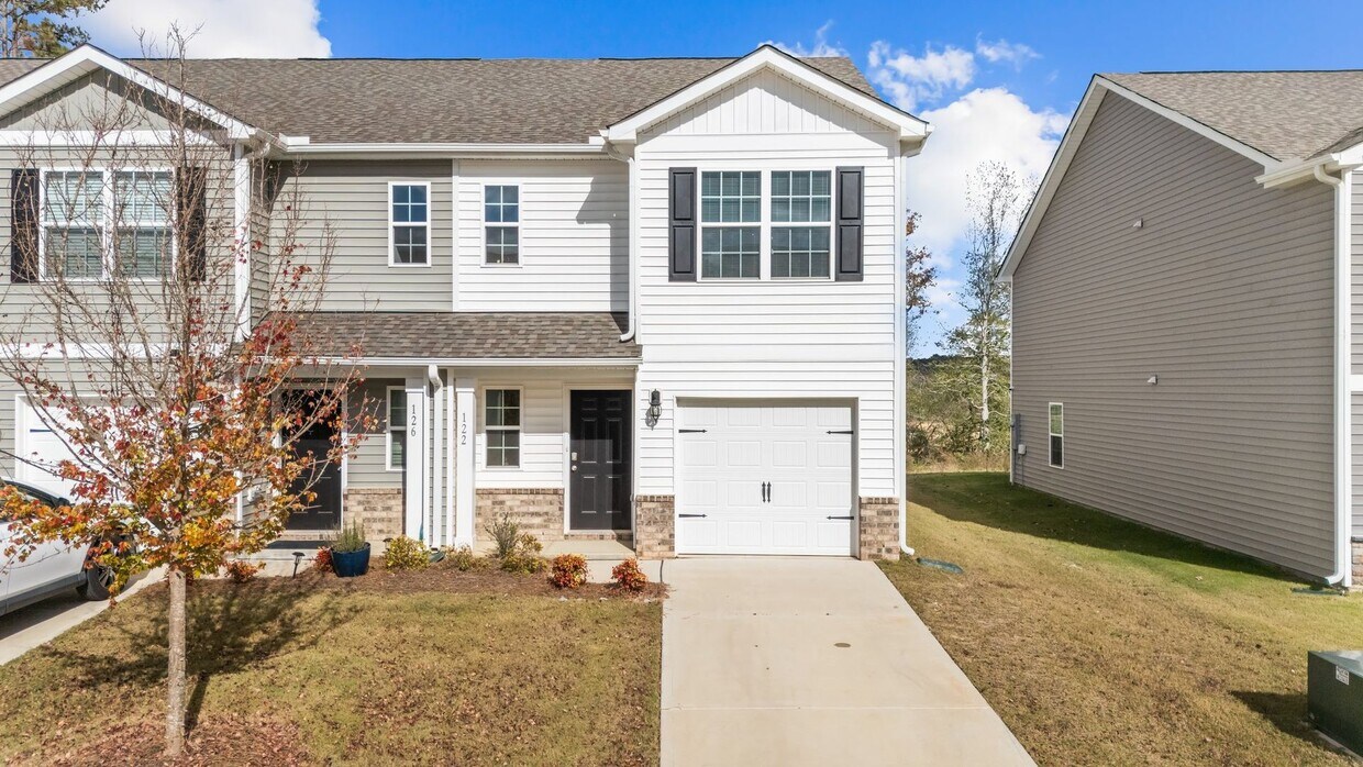 Foto principal - New Construction Townhome!