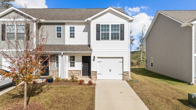 Building Photo - Beautiful new build townhome!