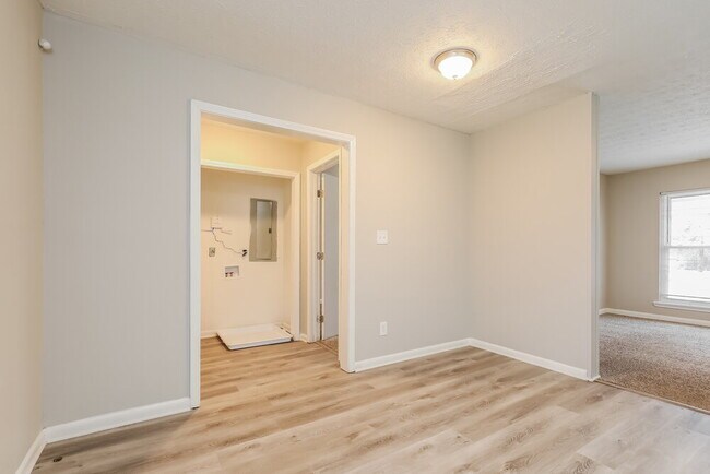 Building Photo - 8721 W Bourne Dr