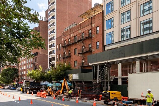 Building Photo - 316 E 86th St