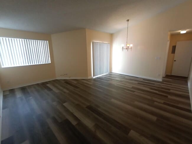 Building Photo - 9901 Westview Dr