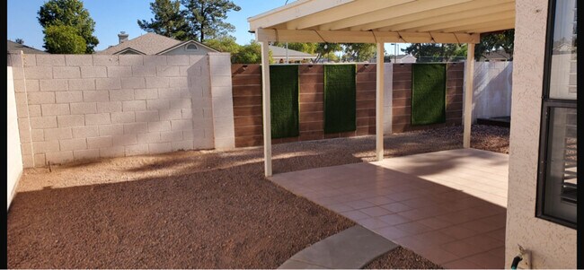 Foto del edificio - 4725 E Brown Rd