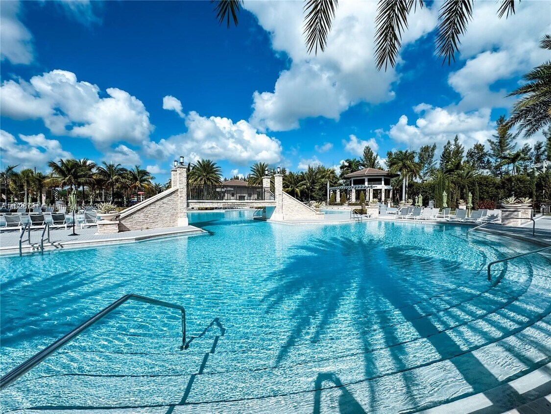 Foto del edificio - 10455 NW 82nd St