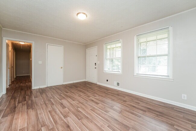 Foto del edificio - 3730 Sunny Hill Dr