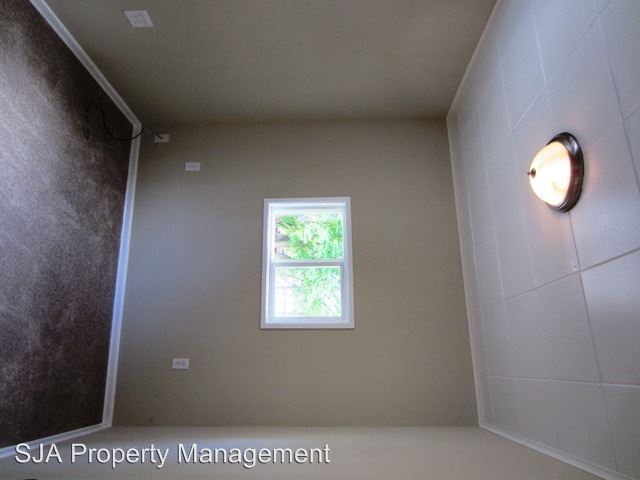 Foto del edificio - 7945 9th Ave SW