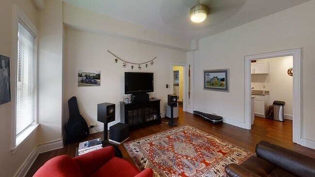 Foto del edificio - 1401 Beacon St