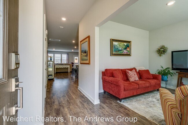 Foto del edificio - 3 br, 2.5 bath House - 1049 Henley Ln