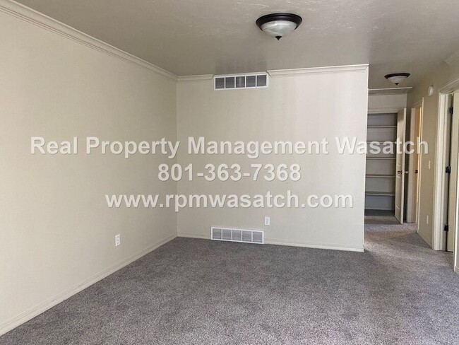 Building Photo - Great 2 Bedroom Condo