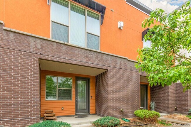 Building Photo - 2122 Clay St