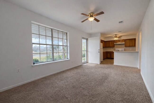 Foto del edificio - 508 Mahan Ave