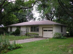 Building Photo - 2127 Mitchell St