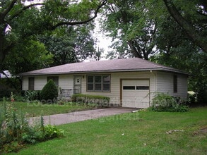 Building Photo - 2127 Mitchell St