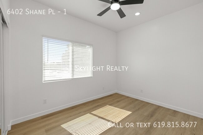 Foto del edificio - 6402 Shane Pl