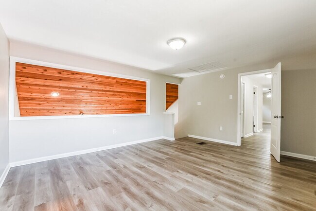 Foto del edificio - 104 1st St Ct