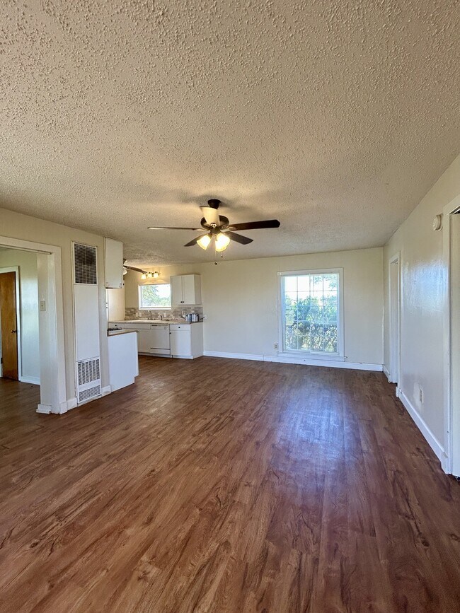 Foto del edificio - 3505 E 19th St