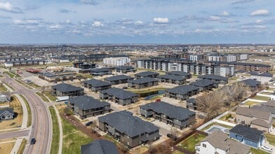 Building Photo - Shadow Crest - Luxury Townhomes