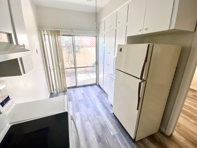 Building Photo - La Mariposa Apartments