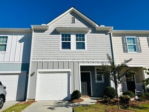 Building Photo - 403 Kings Cross Wy