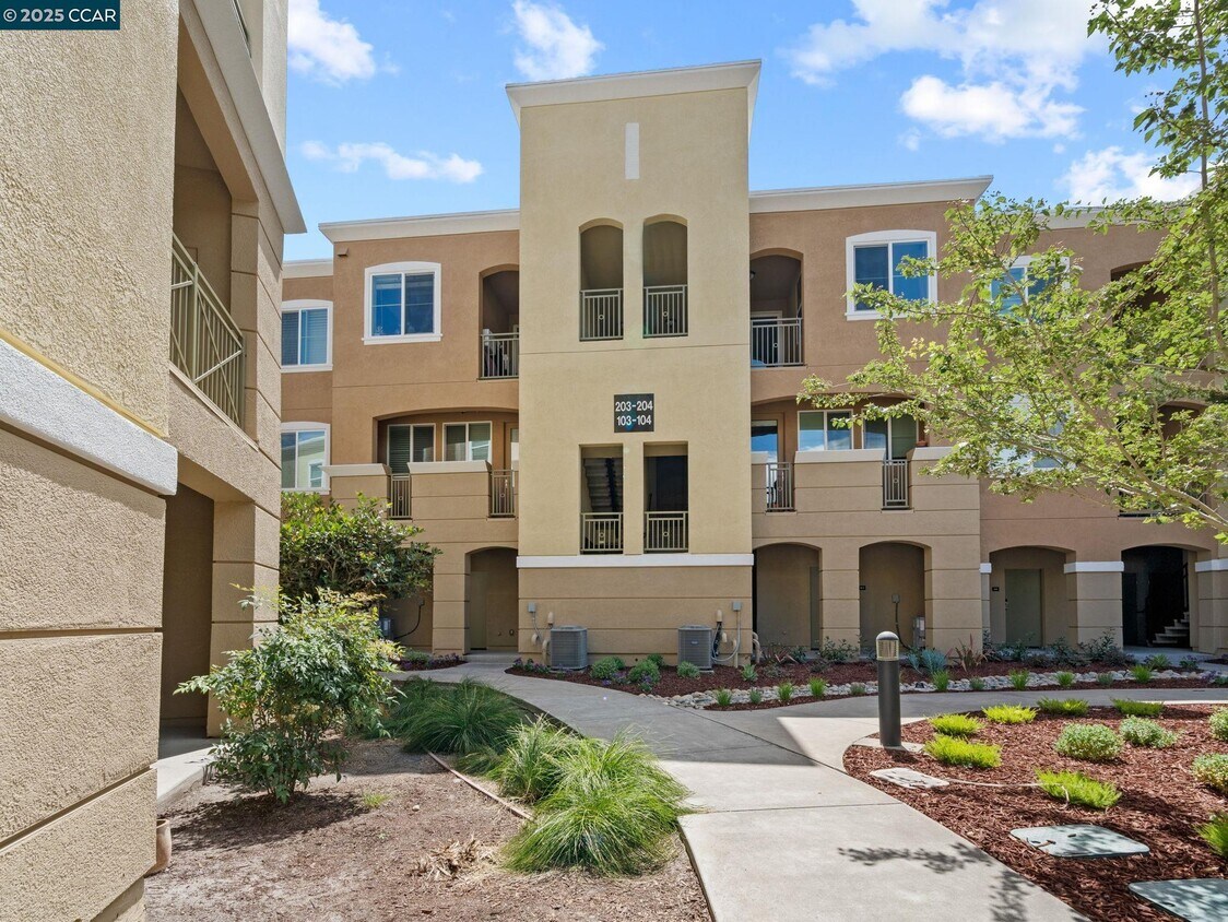 Foto principal - 4708 Norris Canyon Rd