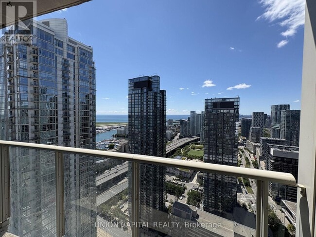 Building Photo - 10 Navy Wharf Ct