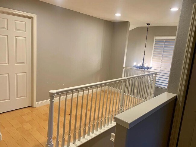 Foto del edificio - 121 Orchard Oak Cir