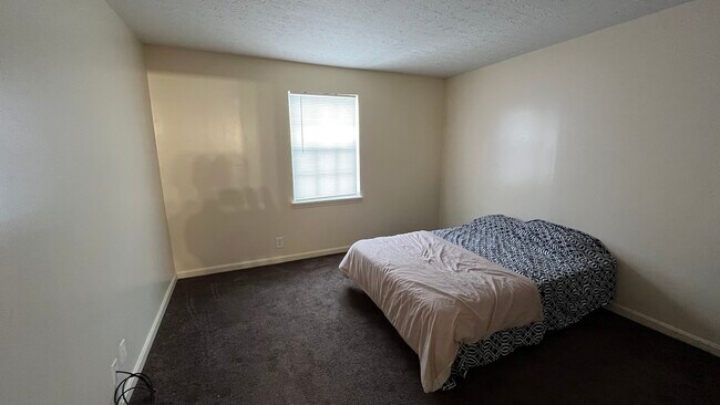 Building Photo - 9707 Balsam Way