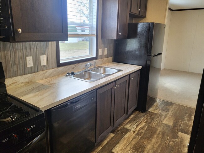 Building Photo - 256 Spruce