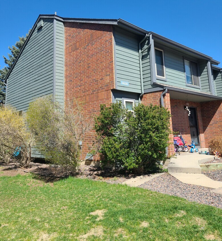 3636 S Depew St, Lakewood, CO 80235 Townhouse for Rent in Lakewood