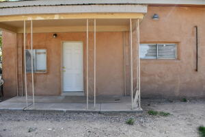 Building Photo - 505 Manzanares Ave