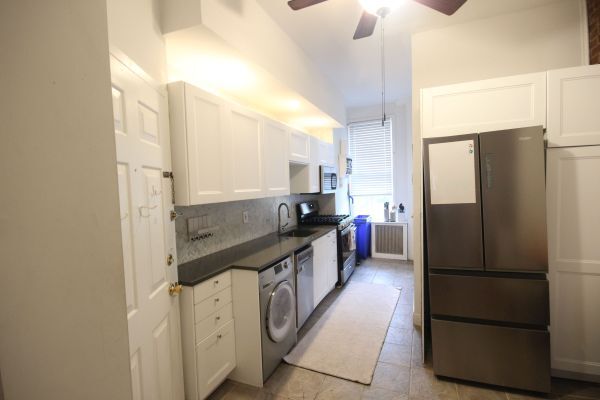 Primary Photo - 327 Monroe St