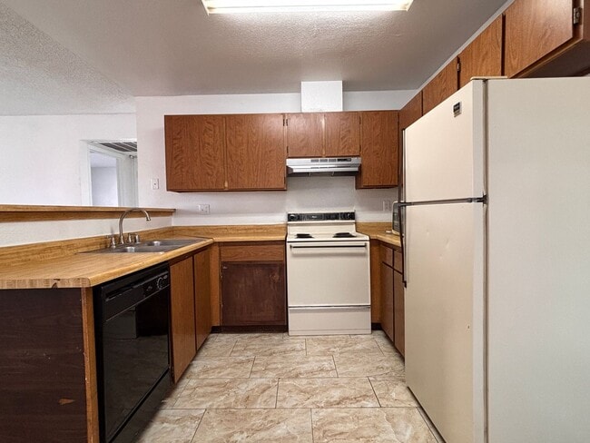 Building Photo - 2686 Aarondavid Dr