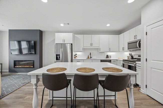 Building Photo - 2905 Ilir Mnr NW