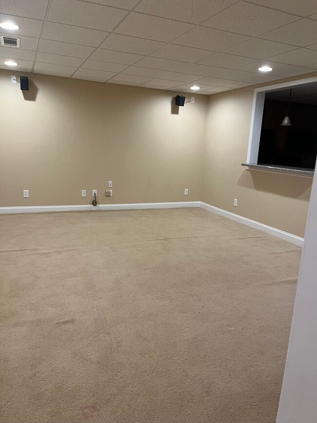Building Photo - 5182 Glenstone Ct