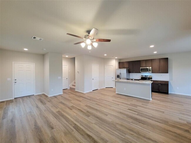 Building Photo - 942 Amesbury Ct
