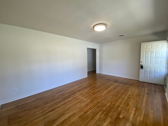 Foto del edificio - 3bed/2bath home on a HUGE FENCED LOT!!!!!!!!