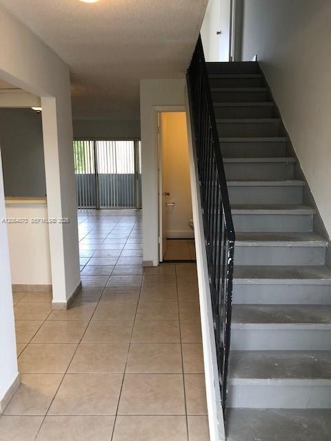 Building Photo - 9367 Fontainebleau Blvd