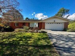 Building Photo - 280 Walnut Dr