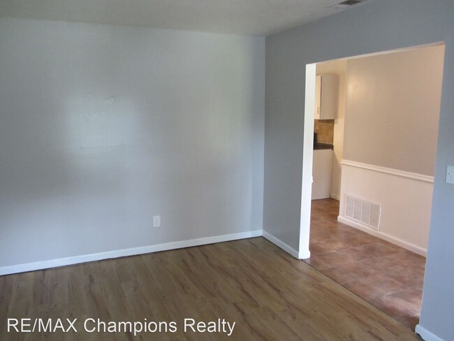 Building Photo - 3 br, 1 bath House - 3669 Surrey Ln