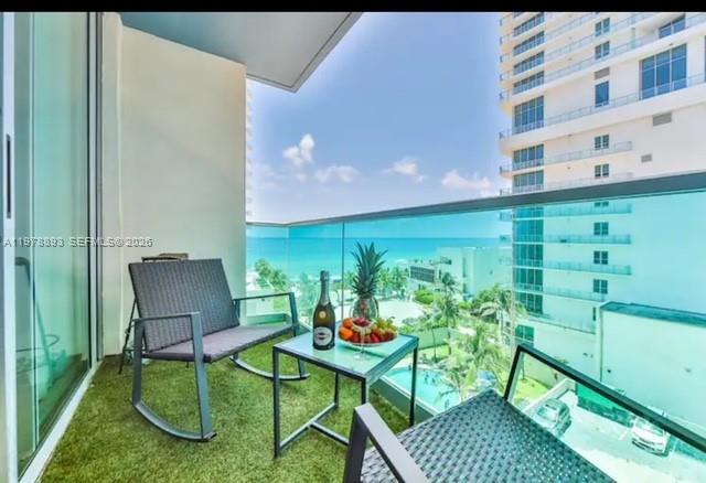 Building Photo - 4001 S Ocean Dr