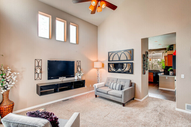 Building Photo - Stunning 3-Bedrooms, 3-Bathrooms Ranch Sty...
