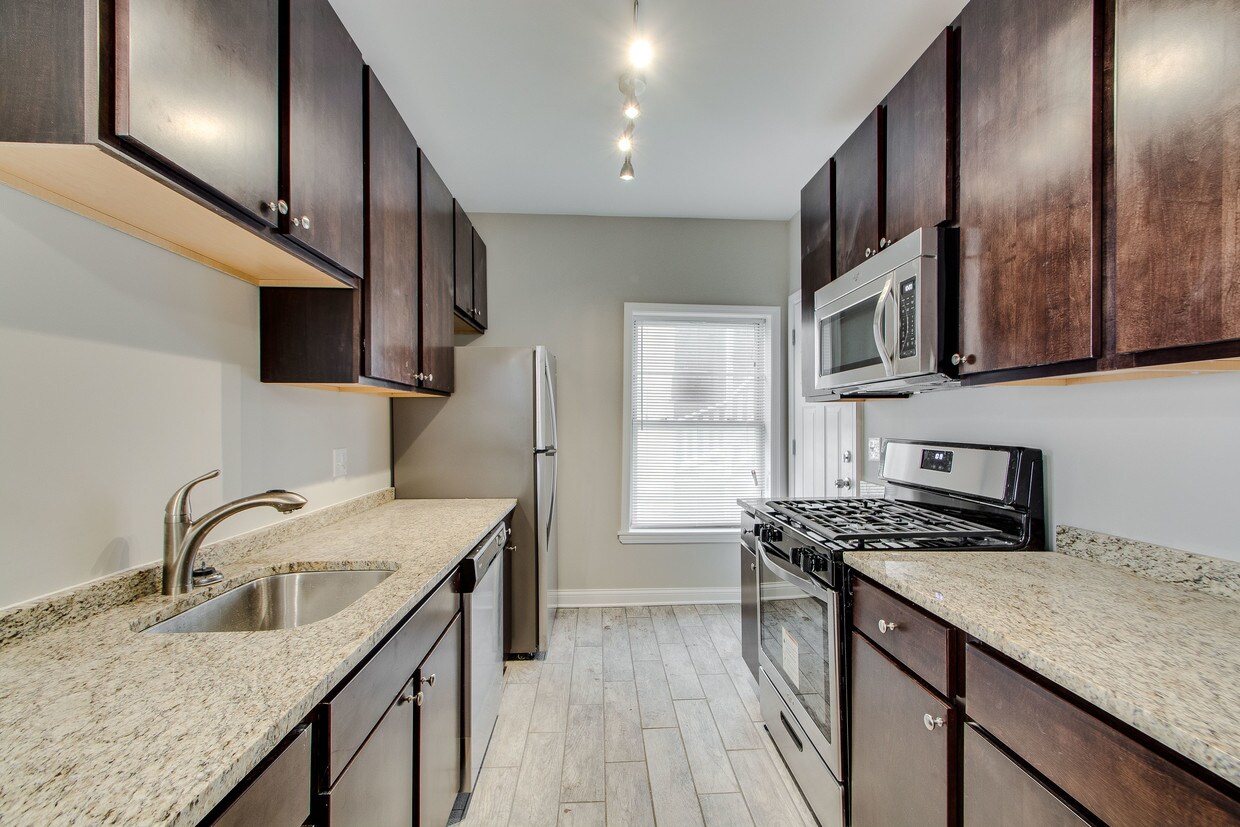 Foto principal - 842 E 53rd St