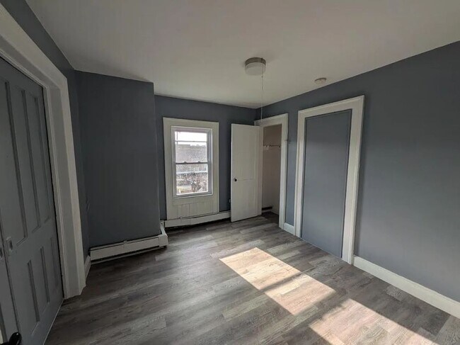 Foto del edificio - 245 Brooks St