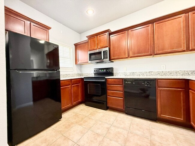 Building Photo - ***611 B Grove***