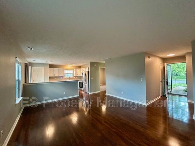 Foto del edificio - 6021 Morning Dove Dr