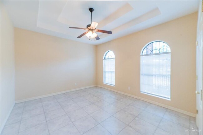 Building Photo - 1413 W Sevilla St